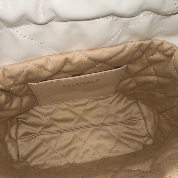 **UNICORN** NEW Authentic Chanel 23B Mini 22 Bag in White Full Set - Picture 10 of 14